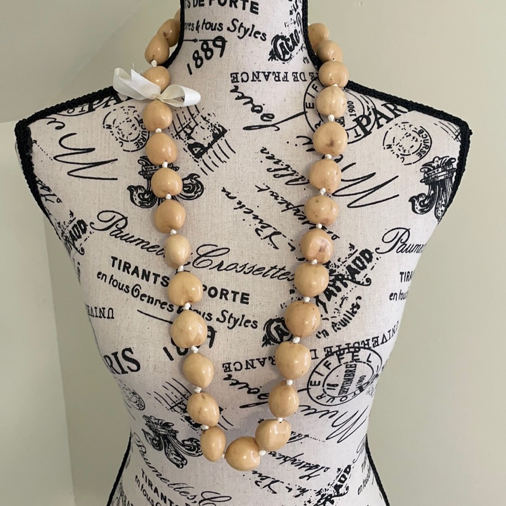 Vintage Chunky Bead Necklace with Bow EUC